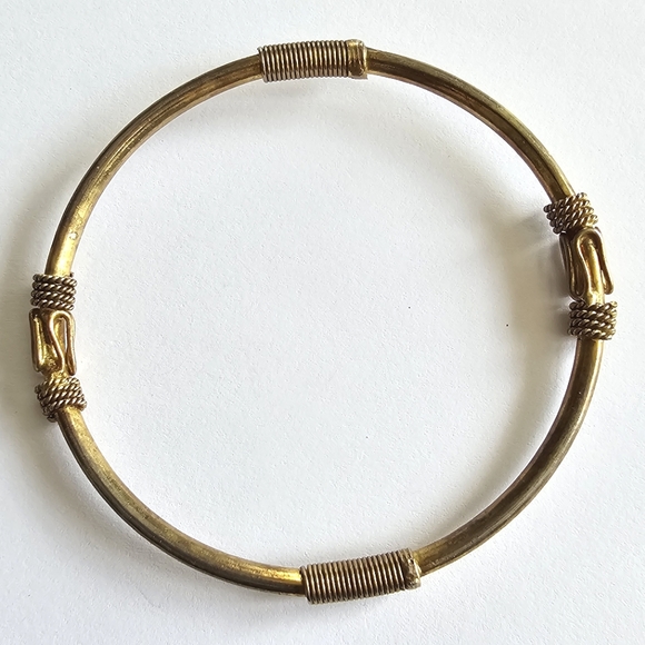 Vintage Jewelry - Vintage bracelet Bali style bangle gold tone